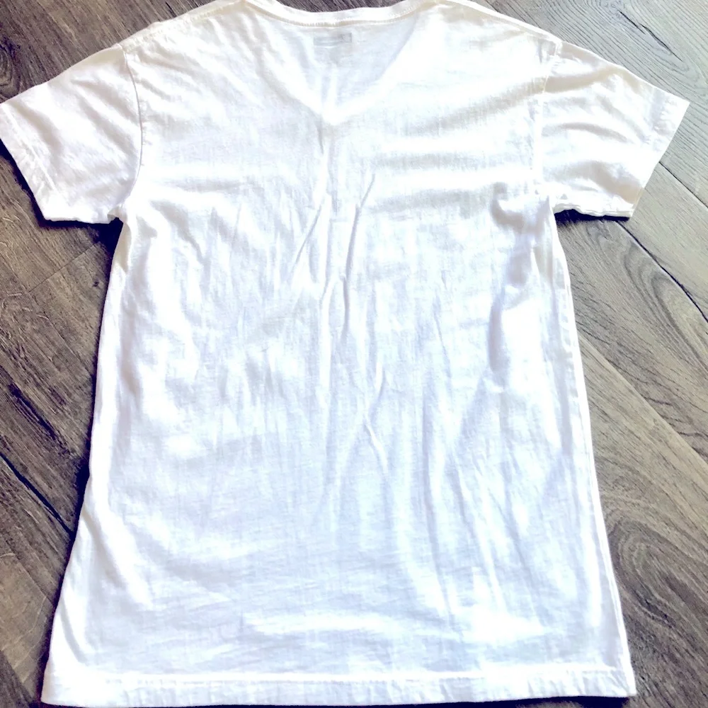 Y2K INC mens Graphic printed V-neck short sleeve tee